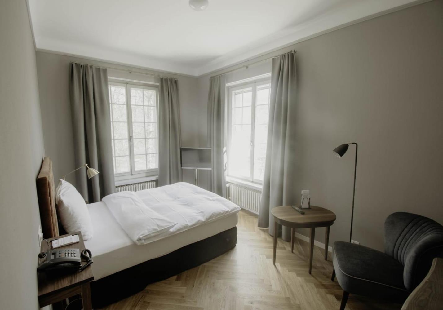 Hotel Schloss Huenigen Konolfingen Esterno foto