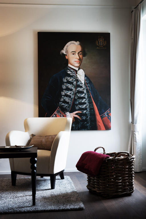 Hotel Schloss Huenigen Konolfingen Esterno foto