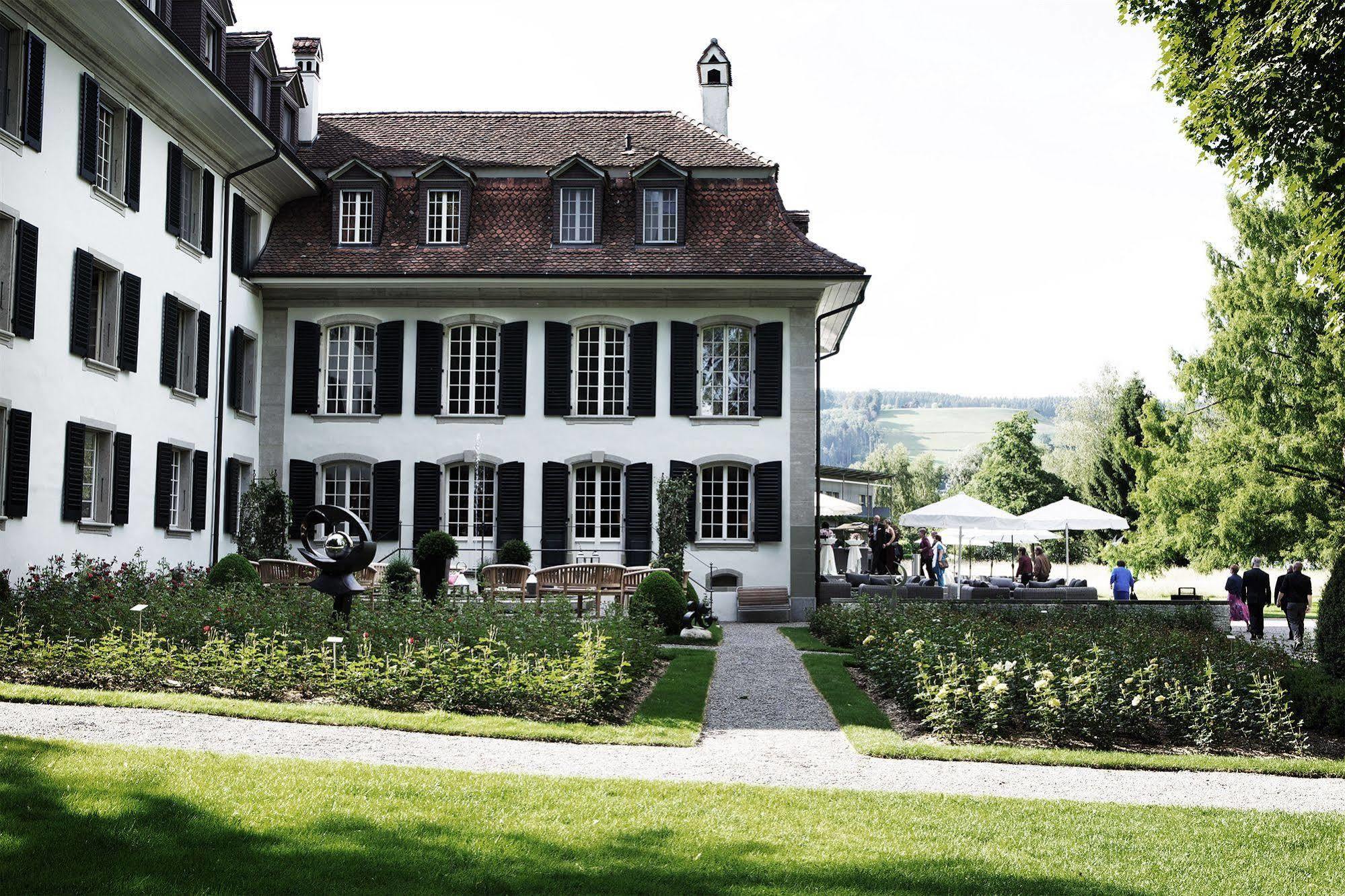 Hotel Schloss Huenigen Konolfingen Esterno foto