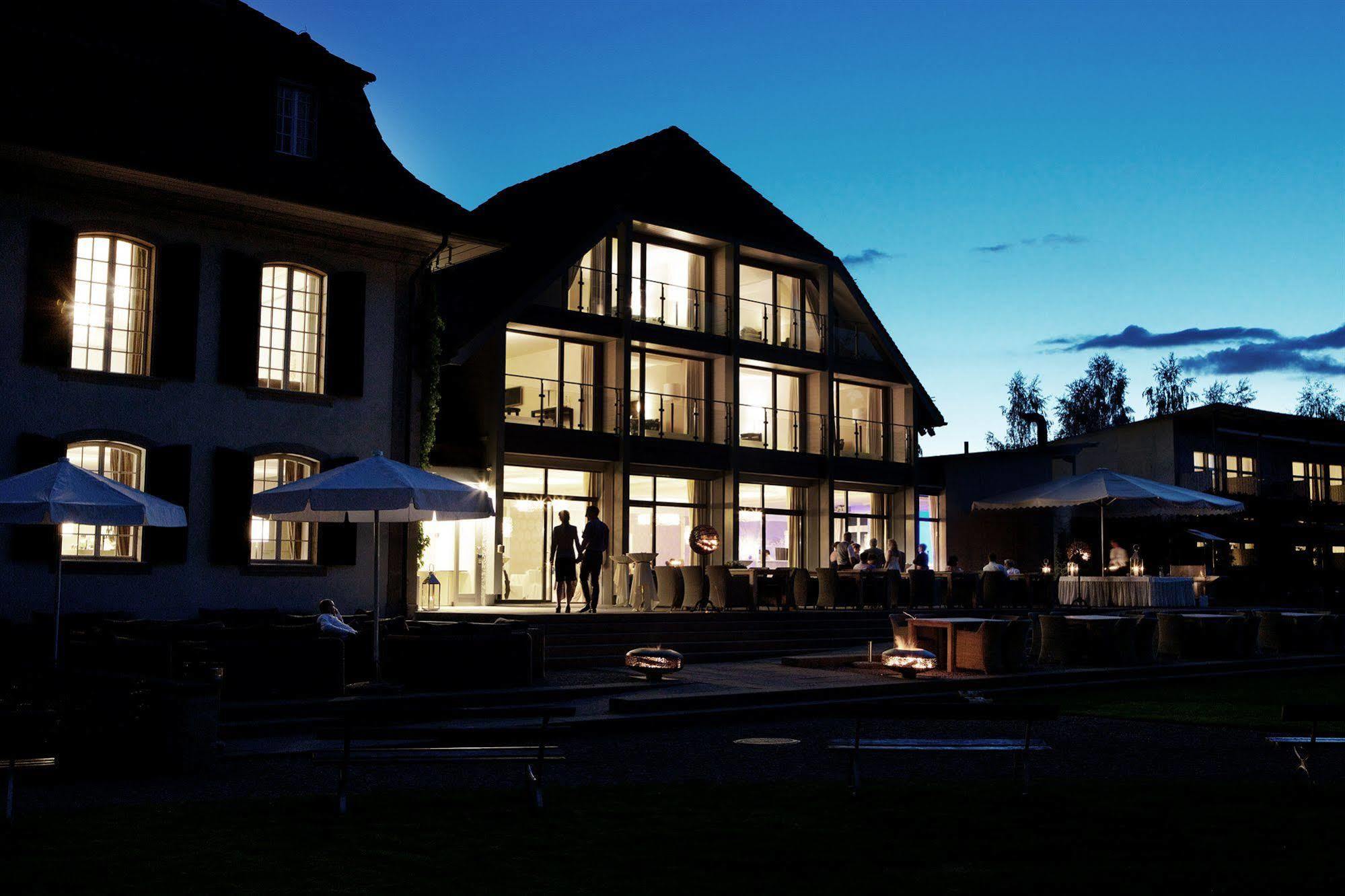 Hotel Schloss Huenigen Konolfingen Esterno foto