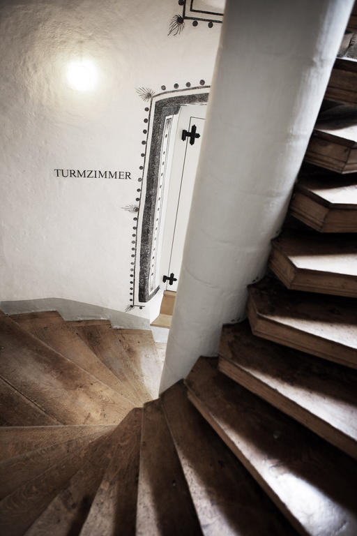 Hotel Schloss Huenigen Konolfingen Esterno foto